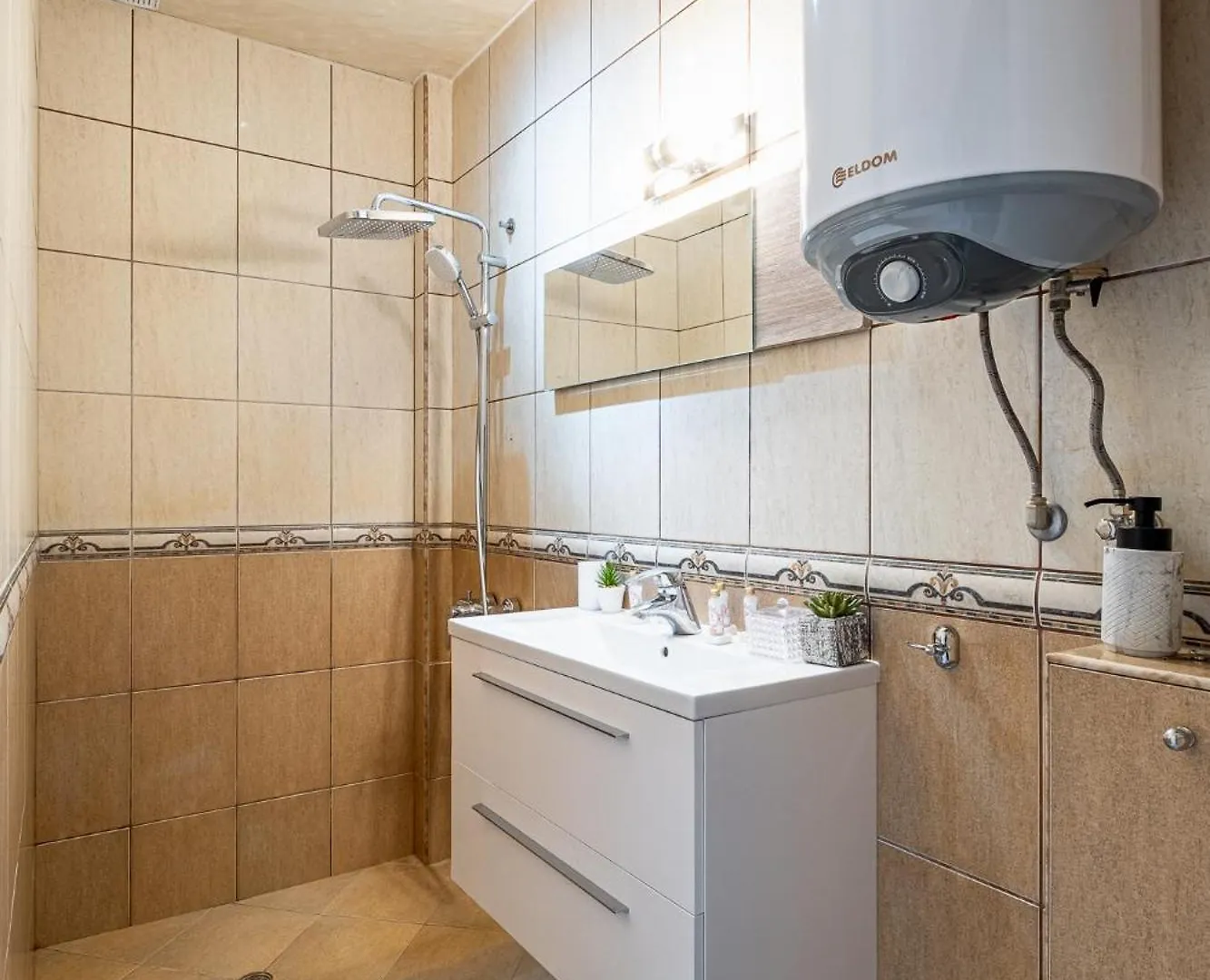 Black Sea Spacious 3Br Apartment Varna