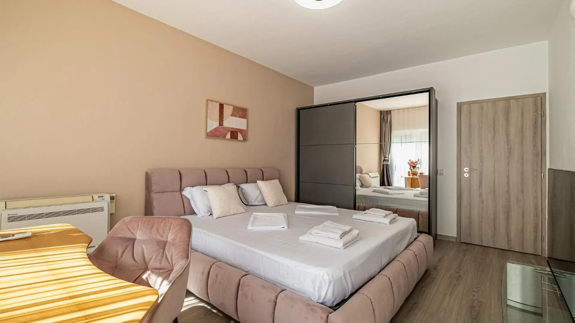 Black Sea Spacious 3Br Apartment Varna Bulgarije
