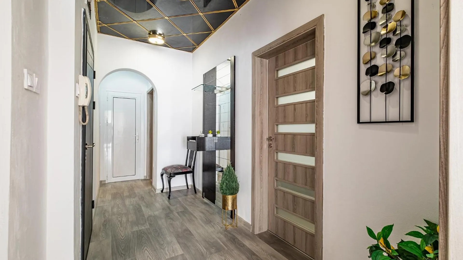 Black Sea Spacious 3Br Apartment Varna 0*,